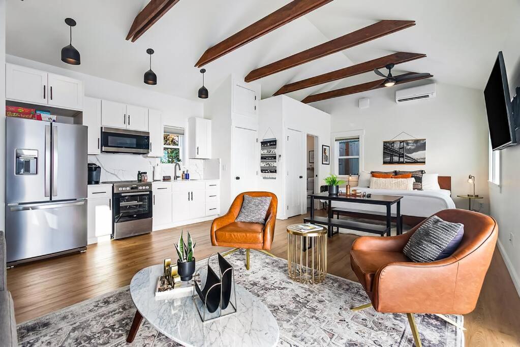 Walk To The Waterfront! The South Sound Suite Tacoma Bagian luar foto