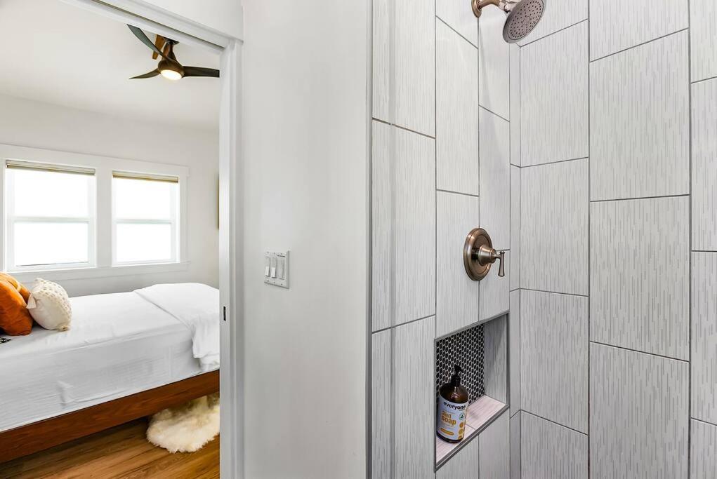 Walk To The Waterfront! The South Sound Suite Tacoma Bagian luar foto