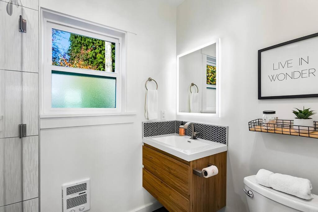Walk To The Waterfront! The South Sound Suite Tacoma Bagian luar foto