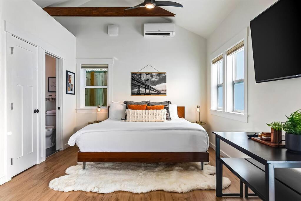Walk To The Waterfront! The South Sound Suite Tacoma Bagian luar foto