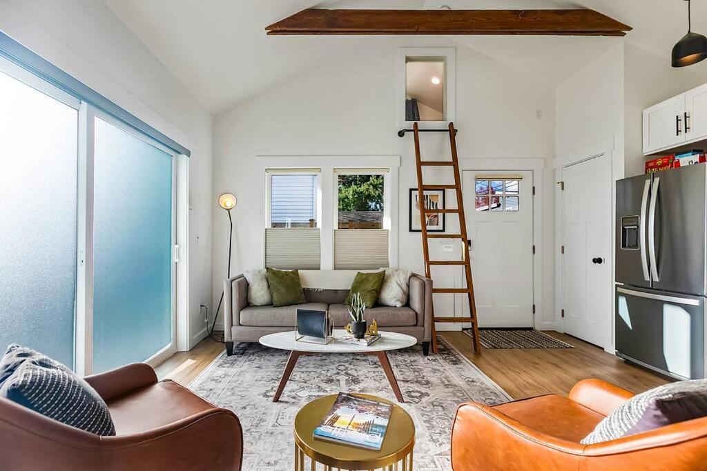 Walk To The Waterfront! The South Sound Suite Tacoma Bagian luar foto