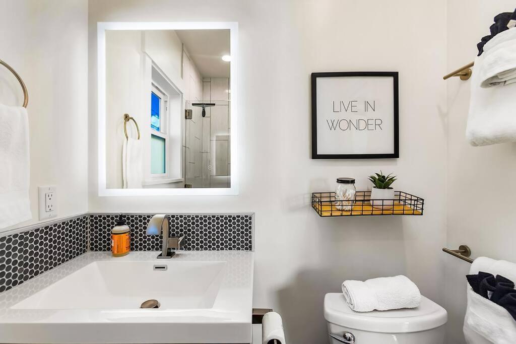 Walk To The Waterfront! The South Sound Suite Tacoma Bagian luar foto